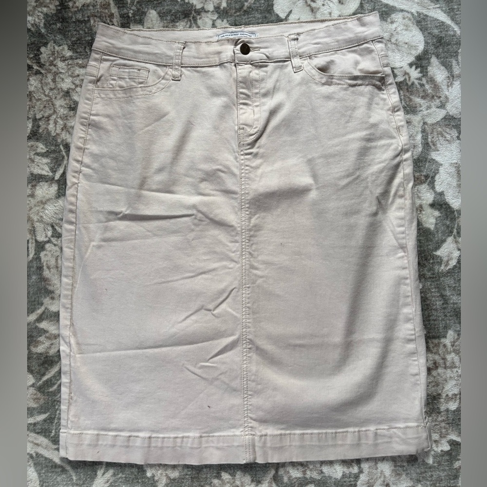 SOLD ❤️ 
Classic Cream Denim Skirt
Main Street Exchange